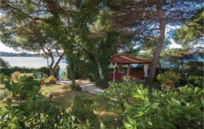 Cozy Apartment In Brodarica With Wifi
